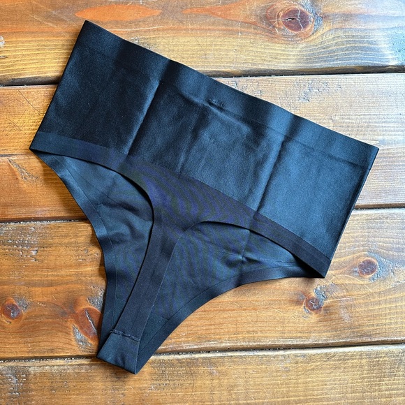 VS High Waist Thong - Picture 4 of 5